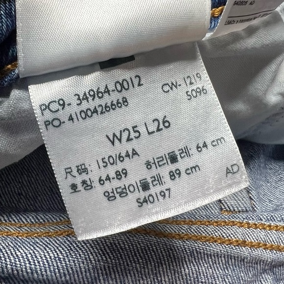 Levi's Wedgie Straight Leg High Rise Jeans Big E Raw Hem Button Fly - Picture 8 of 8